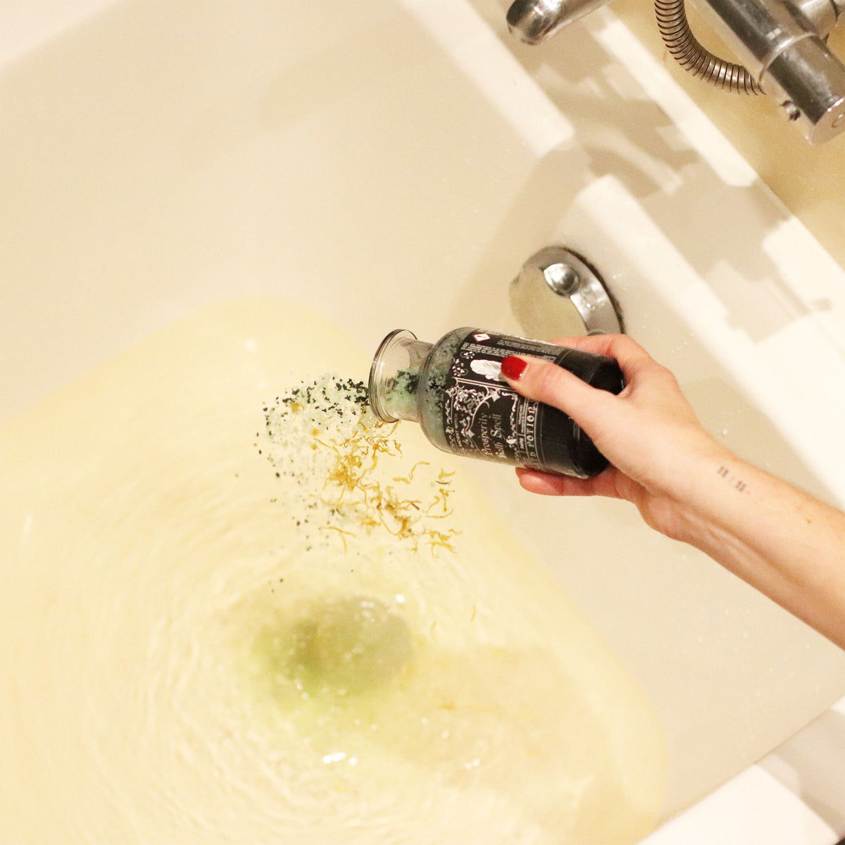 Ancient Witch Bath Potion - Crystal Amulet - Prosperity