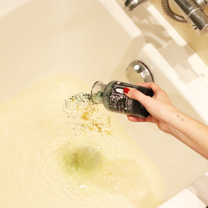 Ancient Witch Bath Potion - Crystal Amulet - Prosperity