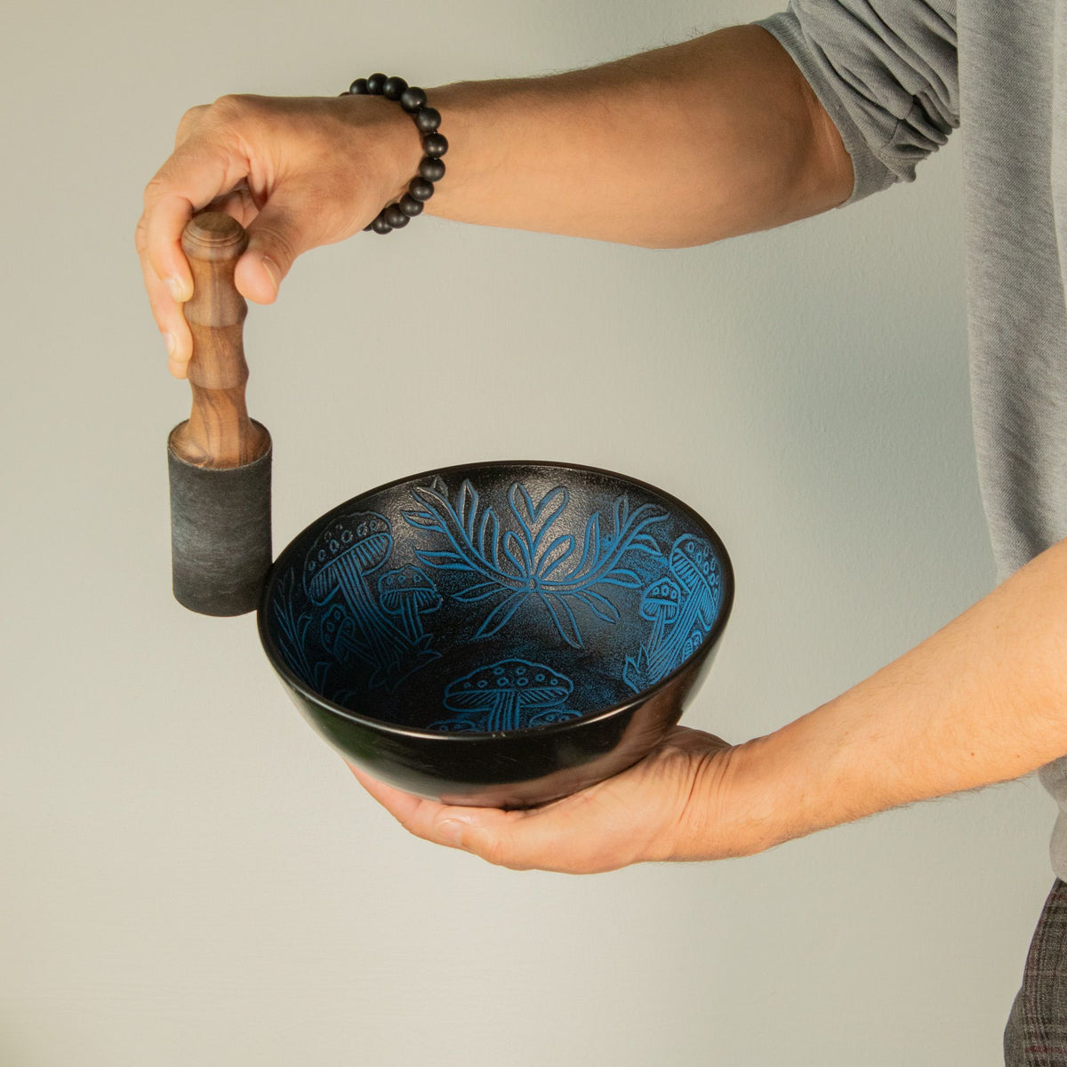 Aluminum Singing Bowl - Magic Mushroom - Blue