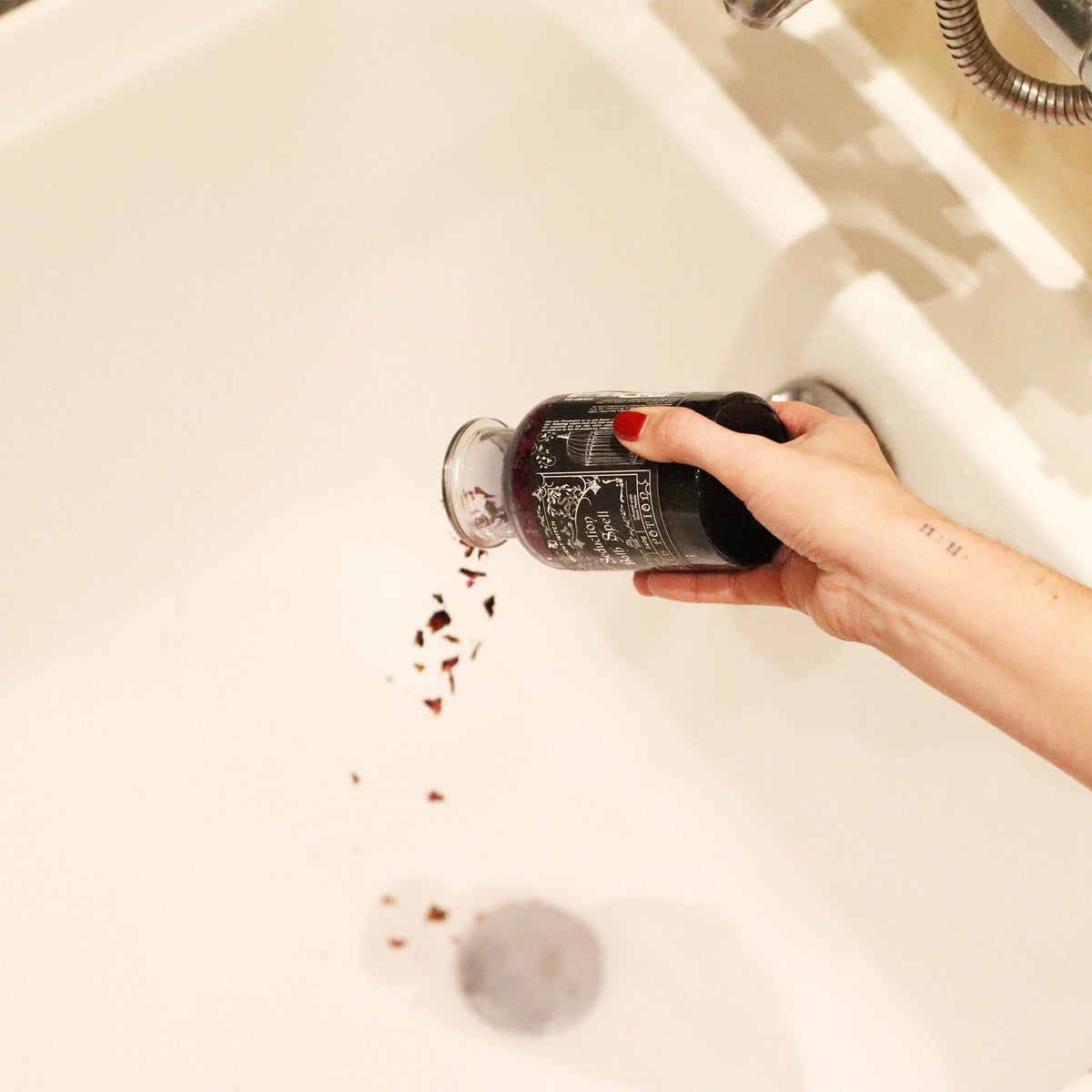 Ancient Witch Bath Potion - Amethyst - Seduction